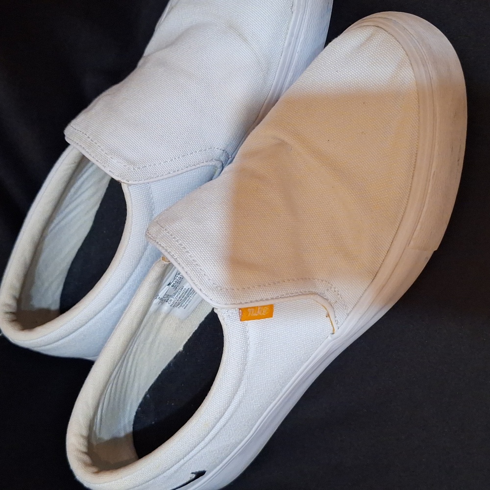 Womens NIKE CANVAS SHOE